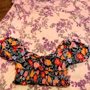 Flower crop top Size large